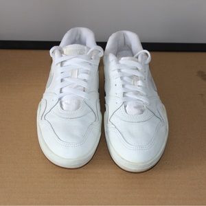 Nike sneakers size 7.5 women’s white swoosh laces low top